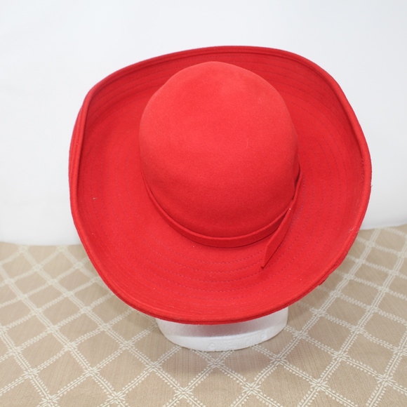 Neiman Marcus Accessories - VTG Frank Olive by Neiman Marcus Red Hat